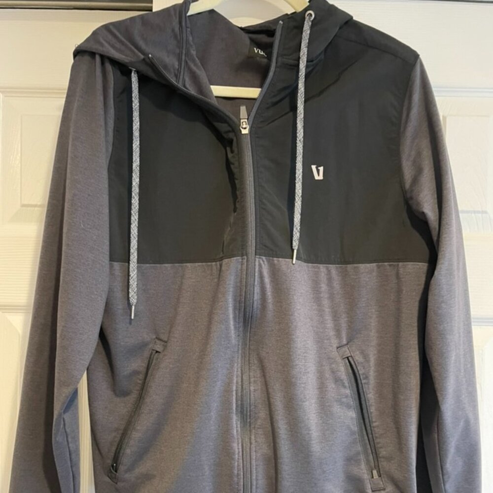 Vuori Men's Zip Up - Size M